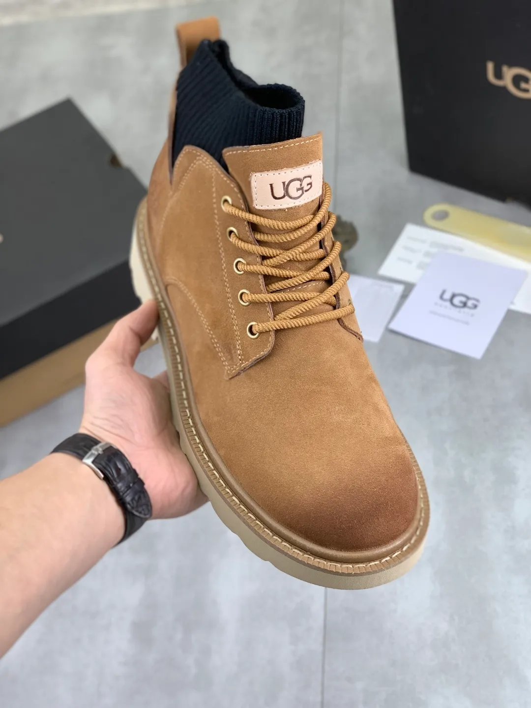 Men's men's shoes P620 New arrival🆕🆕🆕 IUGGI Men's British retro Martin boots Winter new men's outdoor hiking boots First layer of cowhide on the outside Wool on the inside Comfortable and warm Rubber outsole Non-slip and firm Trendy and fashionable Casual and versatile Size: 39-44 (45 customized) Color: three colors